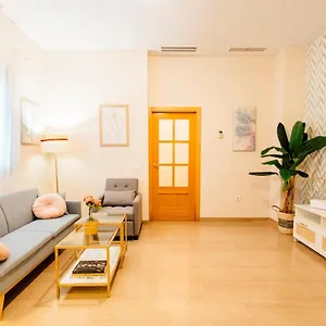 MintyStay - Teodosio Sevilla